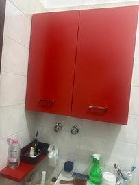 Mobile da bagno moderno rosso con pensile e casset