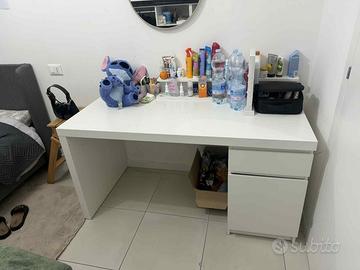 Scrivania per cameretta per bambini