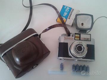 Macchina fotografica koroll II bencini con flash