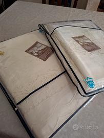 Set tovaglia e copriletto 