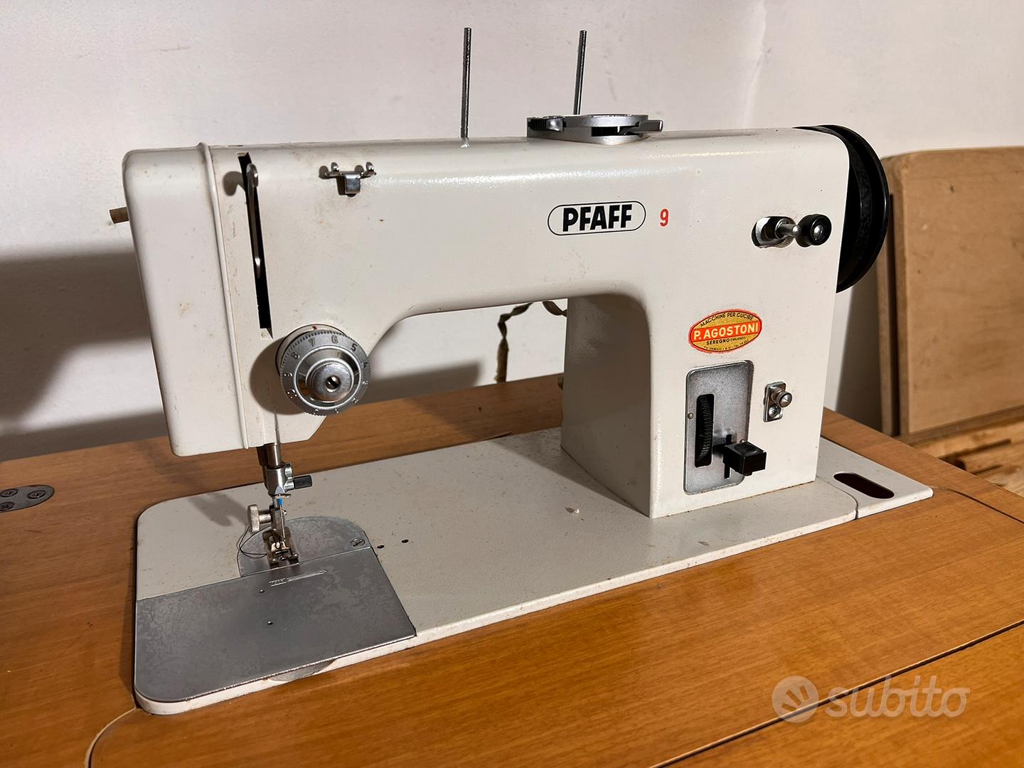 Macchina da cucire Pfaff 9 con mobile in stile Elettrodomestici In