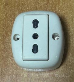 Presa esterna vintage Bticino