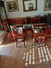 Tavolo in cristallo con base