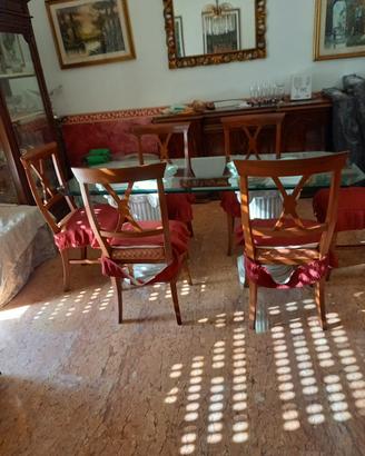 Tavolo in cristallo con base