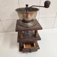 Macinacaffè in legno