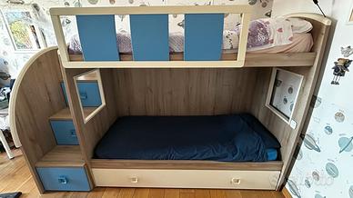 Letto a castello 3 posti con scala contenitore