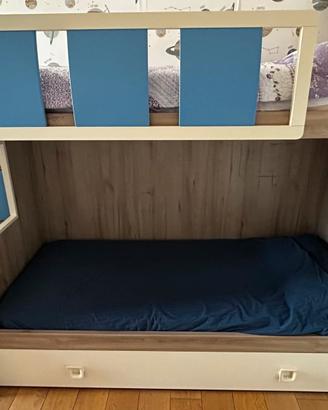 Letto a castello 3 posti con scala contenitore