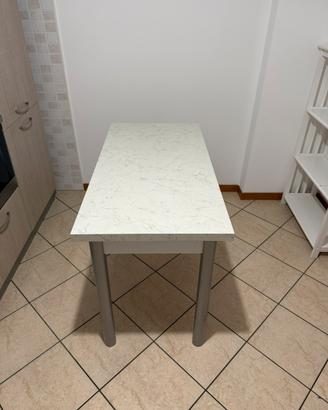 Tavolo e sedie Scavolini