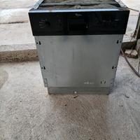 Lavastoviglie a incasso WHIRLPOOL con cruscotto 