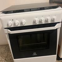 Cucina gas Indesit praticamente nuovo