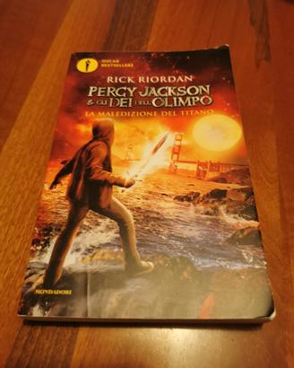 Libro percy jackson e la maledizione del titano
