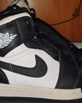 Jordan 1 mid 