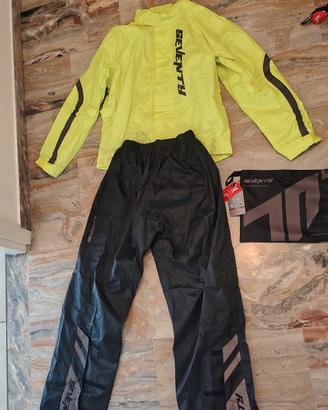 Lotto di 50 tute antipioggia da moto Seventy 