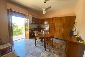 Appartamento di 60 m² con 3 locali e box auto a Ce