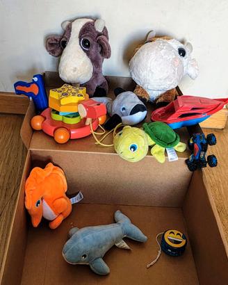Scatola con tanti giochi per bimbi