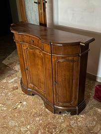 Credenza in legno stile classico
