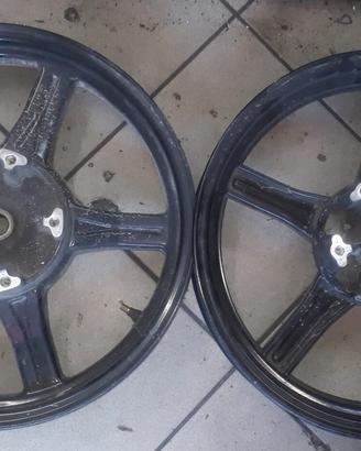 SYM HD Evo 125 '10 : pinza scudo faro centralina