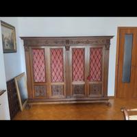 mobili stile rinascimento e lampadari