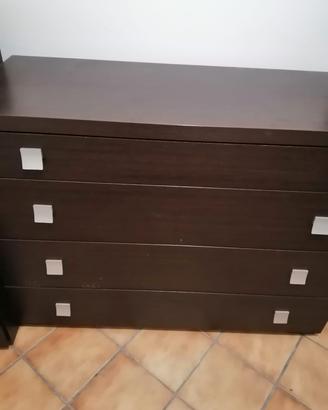 Comò  moderno 4 cassetti.