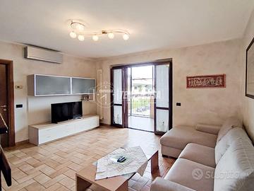 APPARTAMENTO DUPLEX CON AMPIO TERRAZZO!!