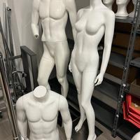 Manichini da negozio in perfette condizioni