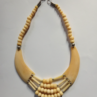 Collana Etnica in osso lavorata a mano