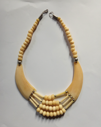 Collana Etnica in osso lavorata a mano