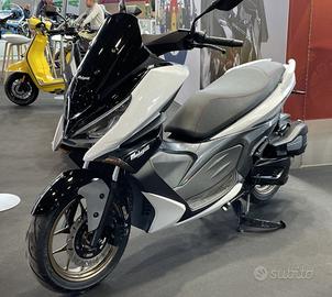 NUOVO MALAGUTI MADISON 125cc MOT. A LIQUIDO