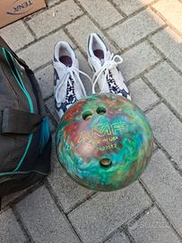palla e scarpe da bowling 