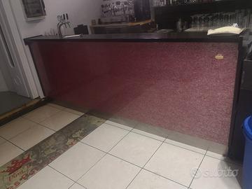 bancone bar e retro bancone