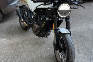 Husqvarna Vitpilen 401 ( VALUTO SCAMBI )