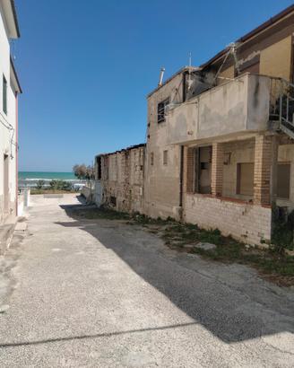 Edificio residenziale fronte mare