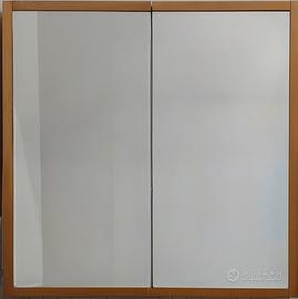 Mobiletto da bagno Ikea con specchio