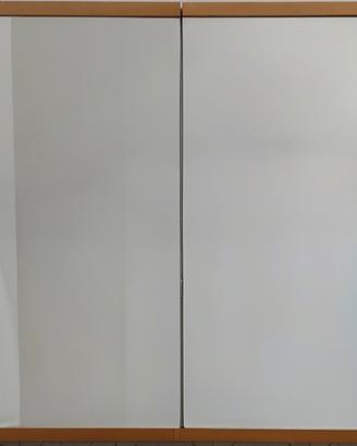 Mobiletto da bagno Ikea con specchio