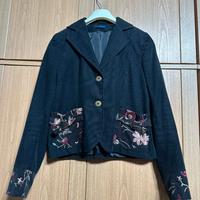 Elegante ed originale tailleur donna