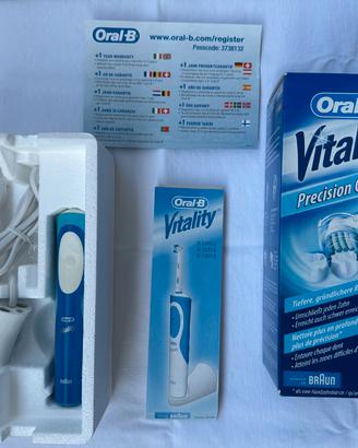 Spazzolino elettrico Oral B Vitality Precision Cle