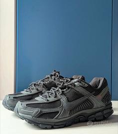 Nike zoom vomero 5 nere da uomo taglia 42 nuove