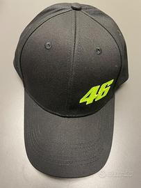 Cappellino 46 Valentino rossi colore nero.