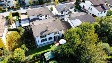 VILLA SINGOLA A BAGNOLO SAN VITO