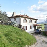 PORZIONE DI TRIFAMILIARE A BORGHI