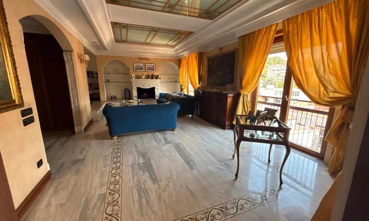 Parco sir-5vani+2acc.ristruttturato con posto auto