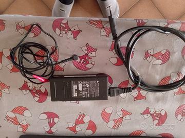 alimentatore caricabatt 19V-4,74A per notebook 