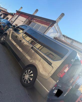 opel vivaro1:6 diesel 9 posti