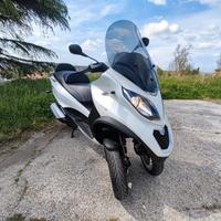Piaggio MP3 300 MP3 300 IE BUSINESS LT ABS MY 16