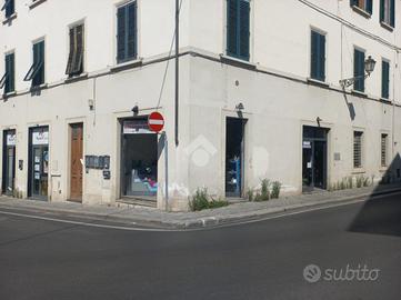 NEGOZIO A PRATO