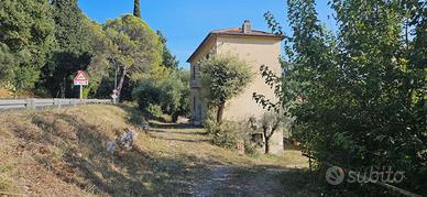 Casale e terreno a taizzano no agenzia