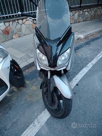 YAMAHA X MAX 250 04/2010