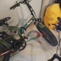 Bici elettrica con borse