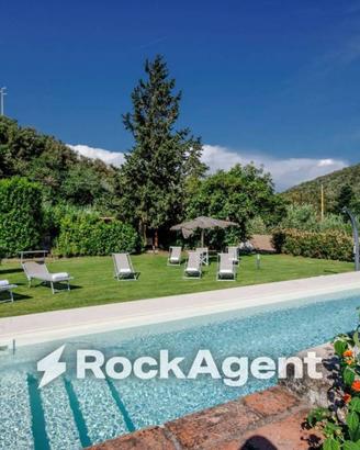 Villa di 217 m² con più di 5 locali e box auto dop