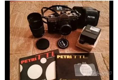Macchina fotografica vintage Petri TTL